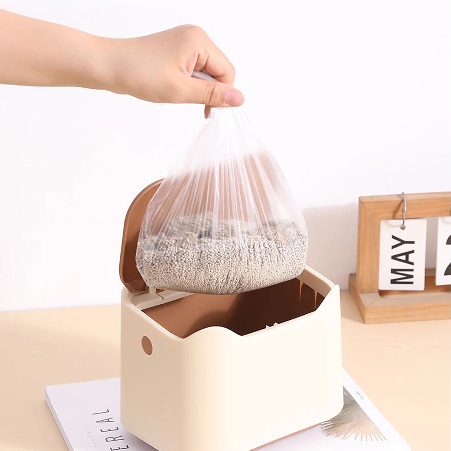 Cat Litter Bin with Push-On Lid