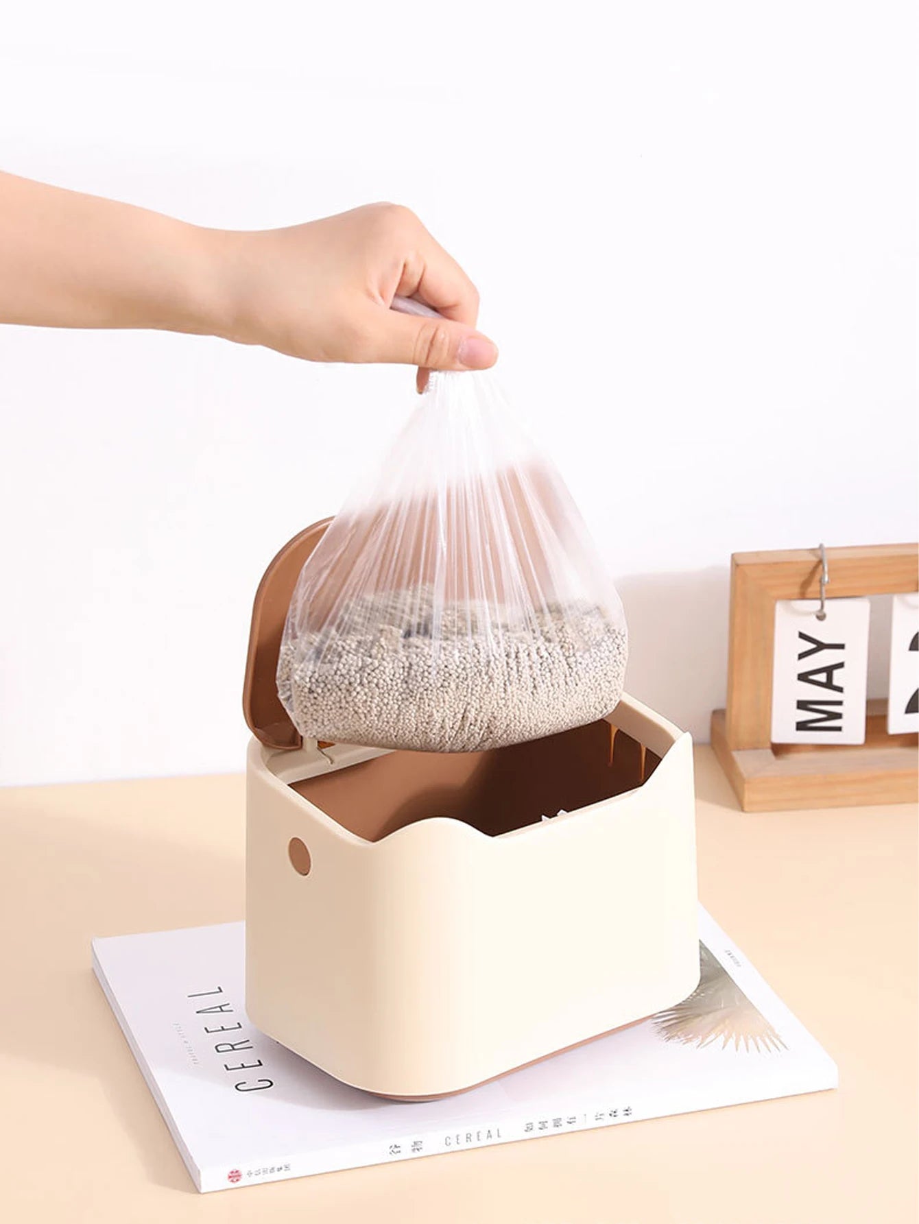 Cat Litter Bin with Push-On Lid